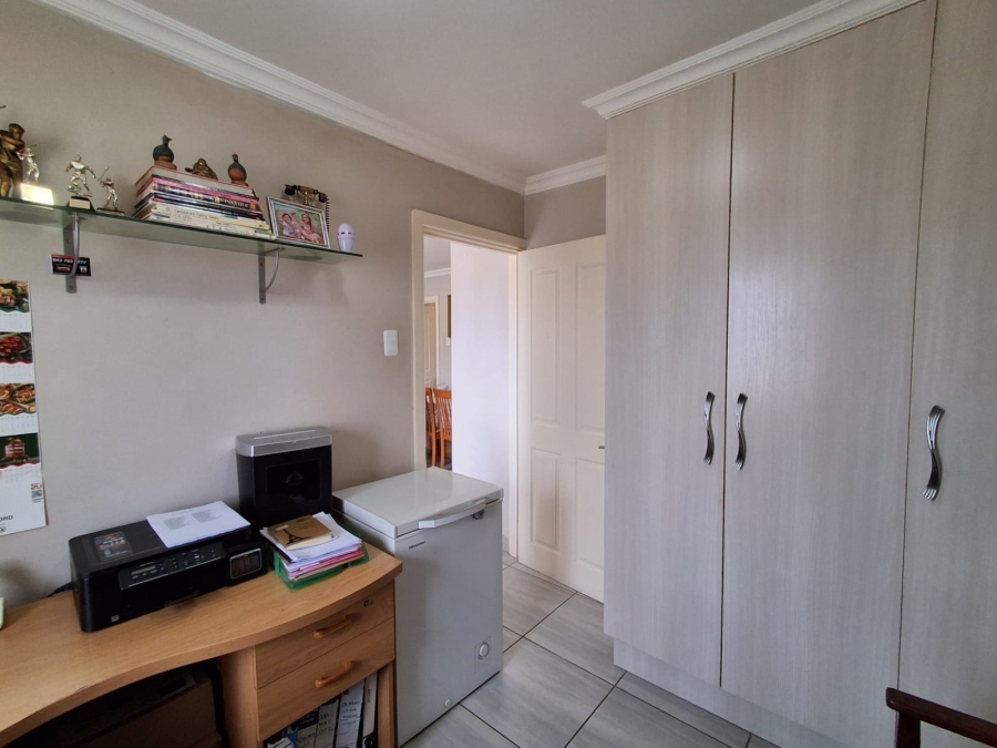 3 Bedroom Property for Sale in Nahoon Valley Park Eastern Cape